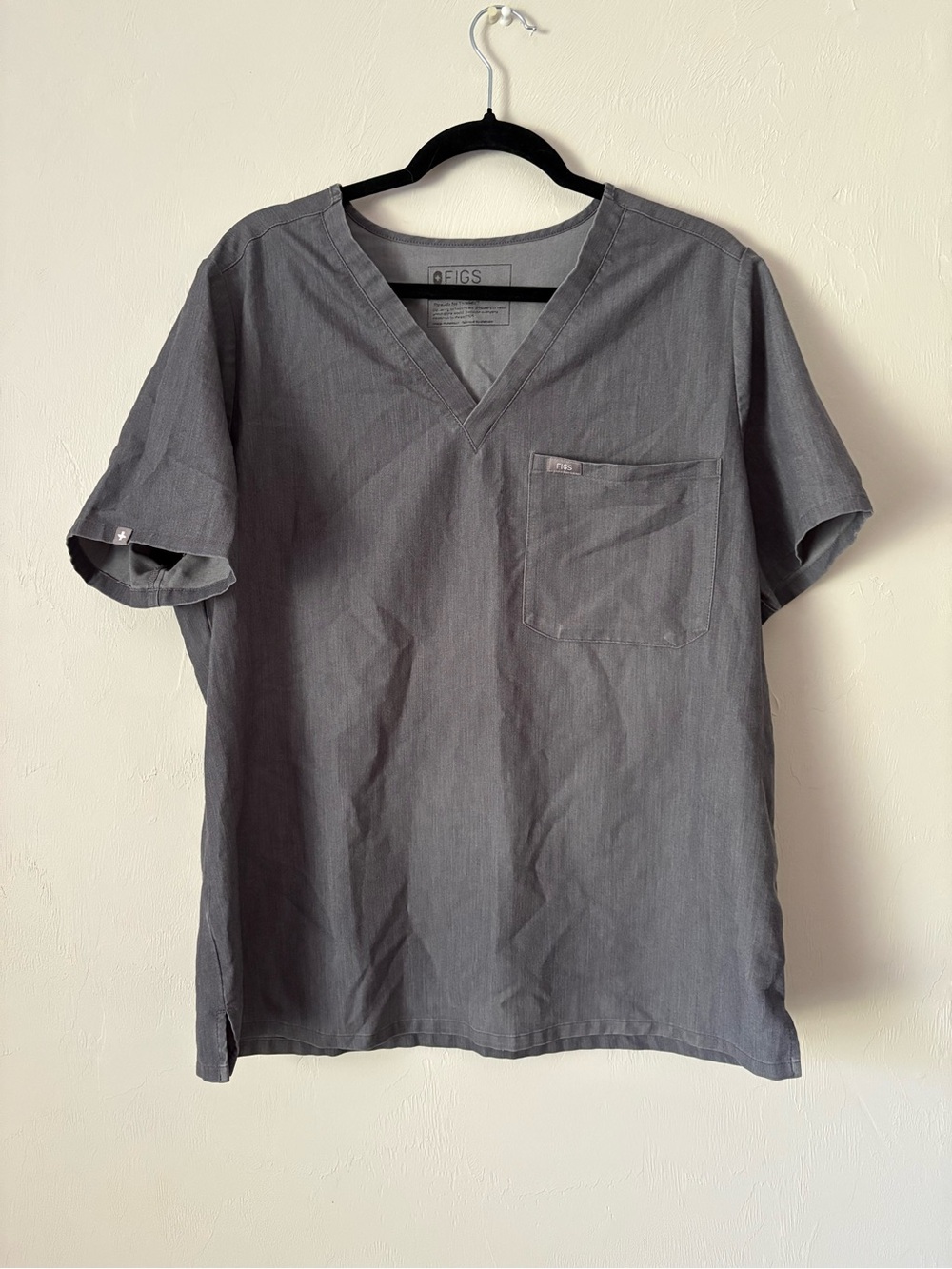 Figs Charcoal V-Neck Short Sleeve Scrub Top & Pants
